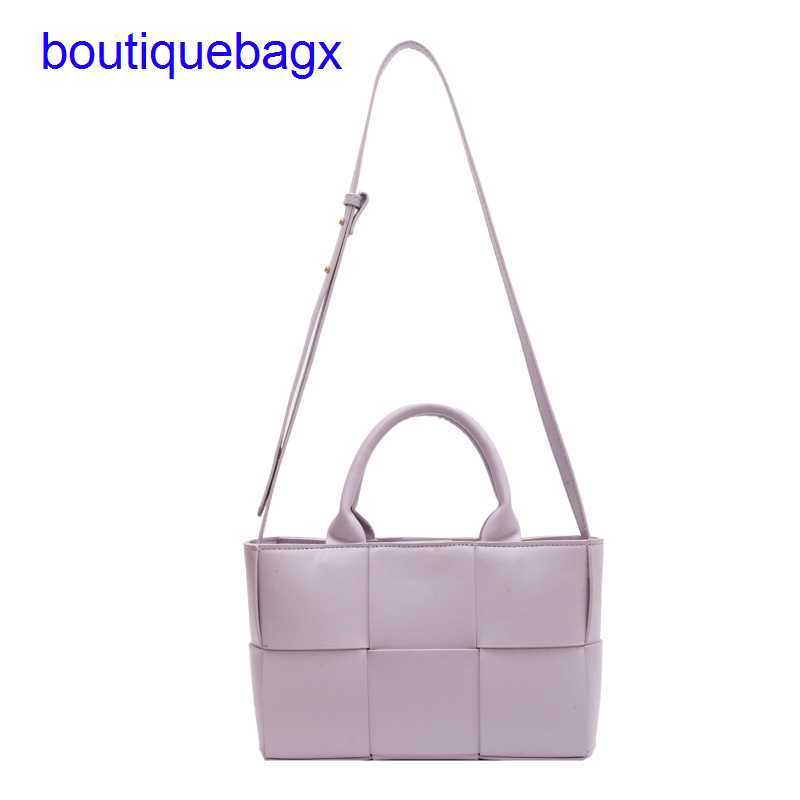 

Luxury Bottegss Venetss Arco Evening Bags online store textured Korean Large new bag style women's 2023 shoulder large capacity wo With logo 6Y4R, Wine