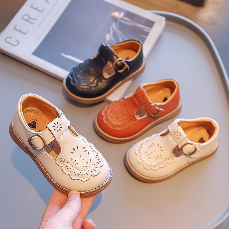 

Sneakers Children Leather Shoes Kids T Strap Embossing Girls Flats Oxford Boys Dress Toddler 43R 230313, Beige