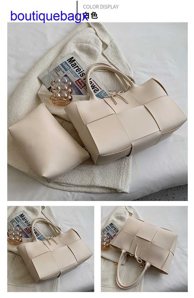 

Luxury Bottegss Venetss Arco Evening Bags online store Korean woven handbag 2023 new Women's style medium texture Single Shoulder With logo RBAN, White6