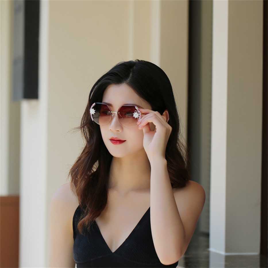 

Sunglasses 2023 new Wind net Red Women's sunglasses diamond inlaid round long small face women's anti ultraviolet