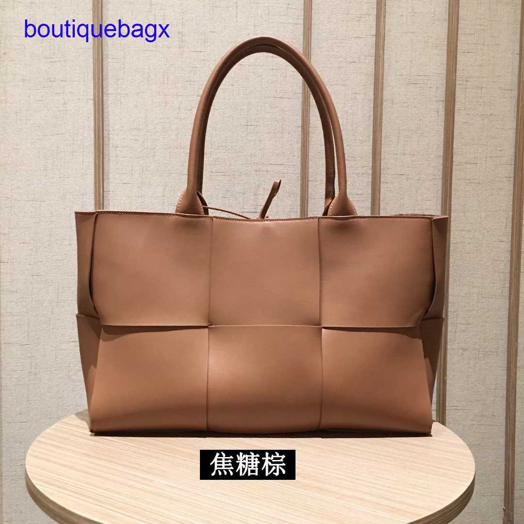 

Luxury Bottegss Venetss Arco Evening Bags online store new bag autumn winter texture big 2023 woven tote women's leather large cap With logo PMRL, Milk-white