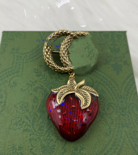 

Designer Brooch Retro Alphabet Multilateral Diamond Plant Flower Pin Female Temperament Light Luxury Breastpin Wholesale