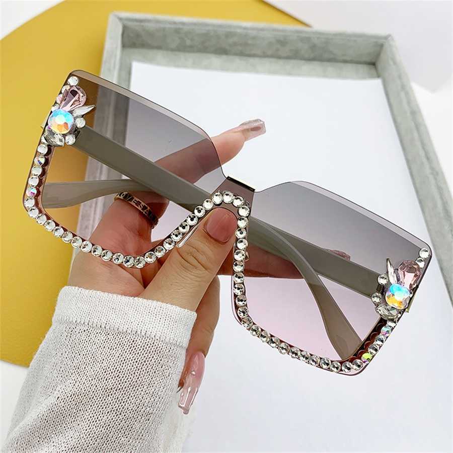 

Sunglasses 2023 new large framed diamond rimless cut edge one-piece for men and women street photography runway fashion sunglasses