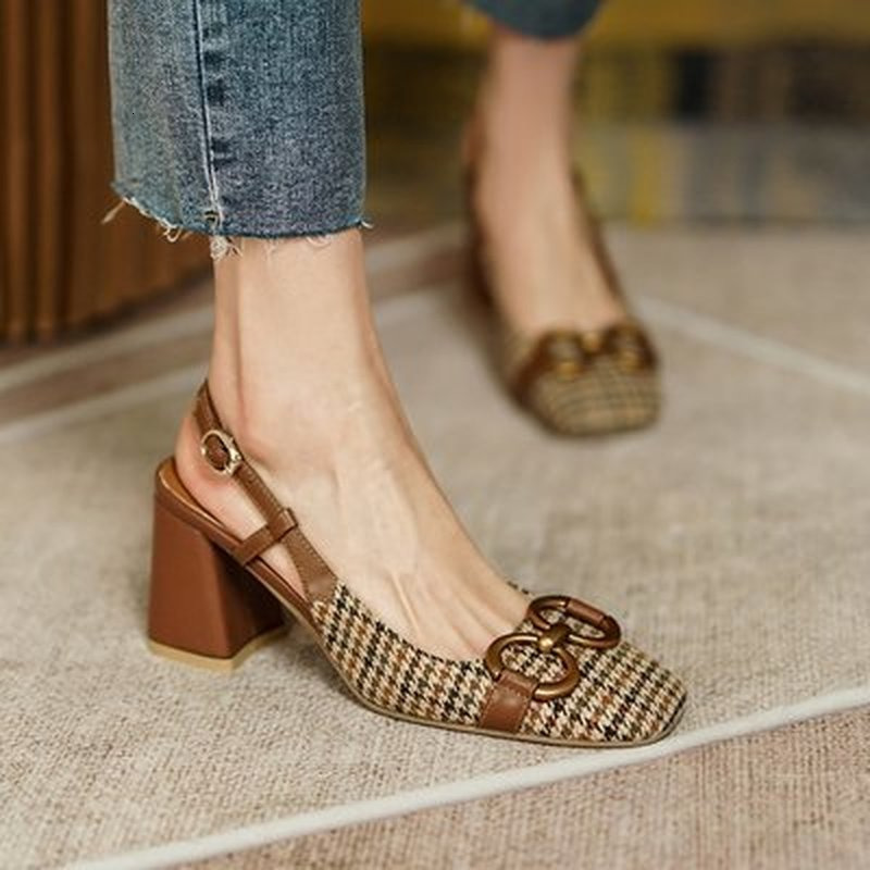 

Dress Shoe's Metal Decoration High Heels Summer Square Toe Pumps for Women Vintage Plaid Buckle Lady Sandals Mid Heel Female 230313, Beige