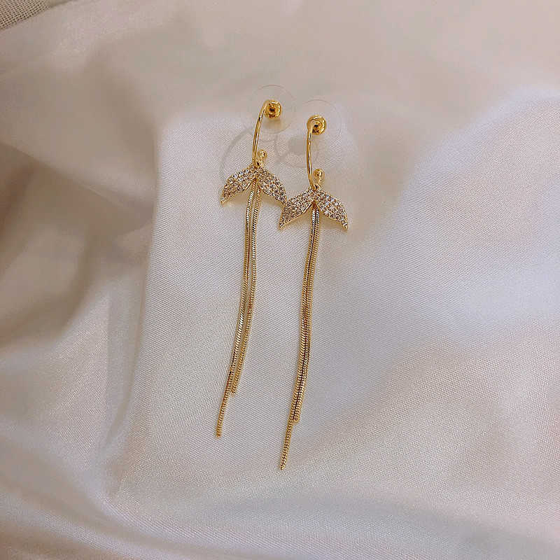 

Dangle Chandelier Happy Within Reach Of The Same Long Ear Ring Female Korean Fish Tail Temperament Earrings Ins Internet Celebrities Earrings G230313