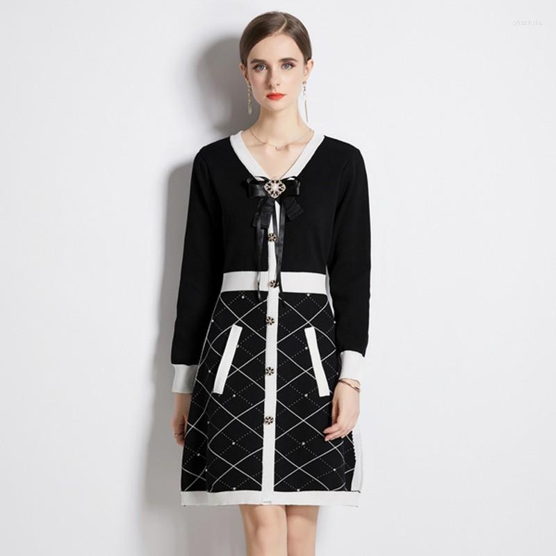 

Casual Dresses Autumn Winter French Style Small Fragrance Knitted Sweater Dress V-Neck Beaded Bowtie Long-Sleeved Plaid Bottoming, Black
