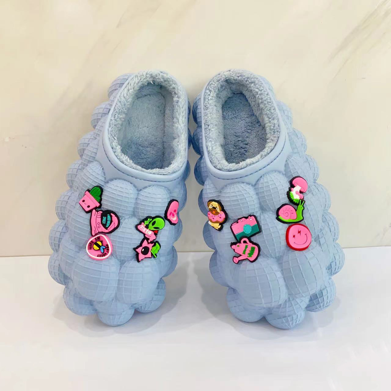 

Slippers Unisex Winter Woman Slippers Eva Waterproof Home Shoes Massage Bottom Bubble Slides With Charms Slippers For Men Warm House Clog 230313, Pink no charms