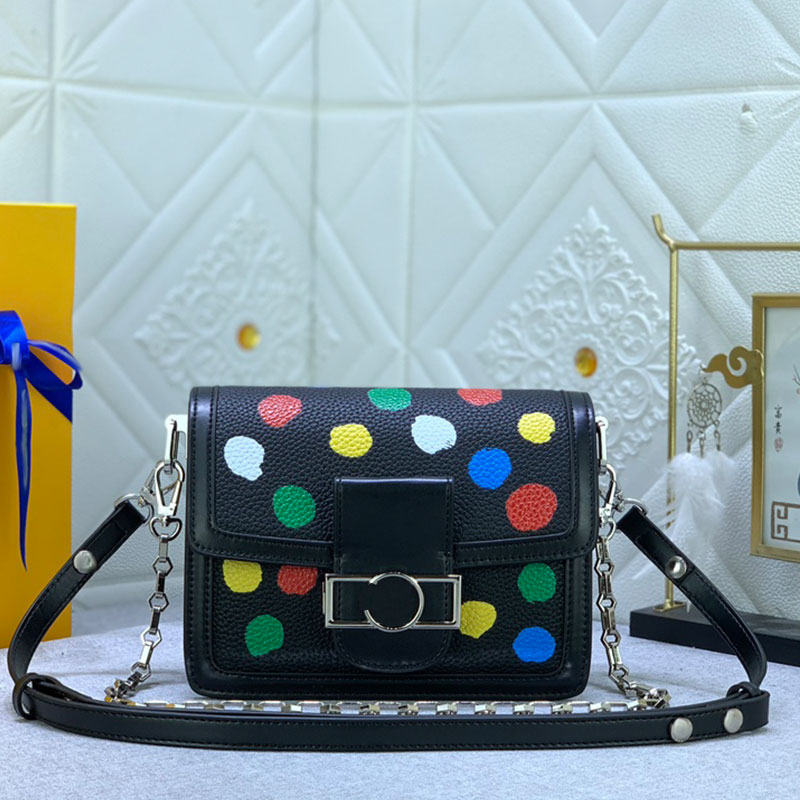 

Mini Crossbody Bag Fashion Women's Real Leather The single Shoulder Bag Star Map High Quality Vintage Chain Co-brand Designer Bag Wallet 20-25cm, Black