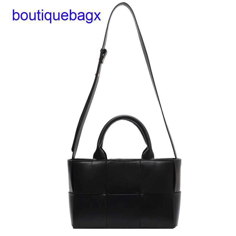 

Luxury Bottegss Venetss Arco Evening Bags online store textured Large bag style women's 2023 new Korean shoulder large capacity wo With logo O3AG, Black7