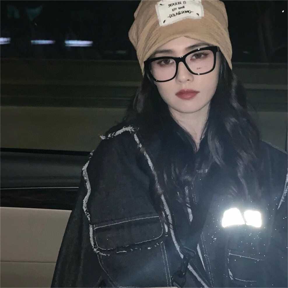 

Sunglasses 2023 new Xiaoxiang Box CH3392 White Deer Quan Zhilong Pure Color Transparent Number Flat Myopic Glasses Frame