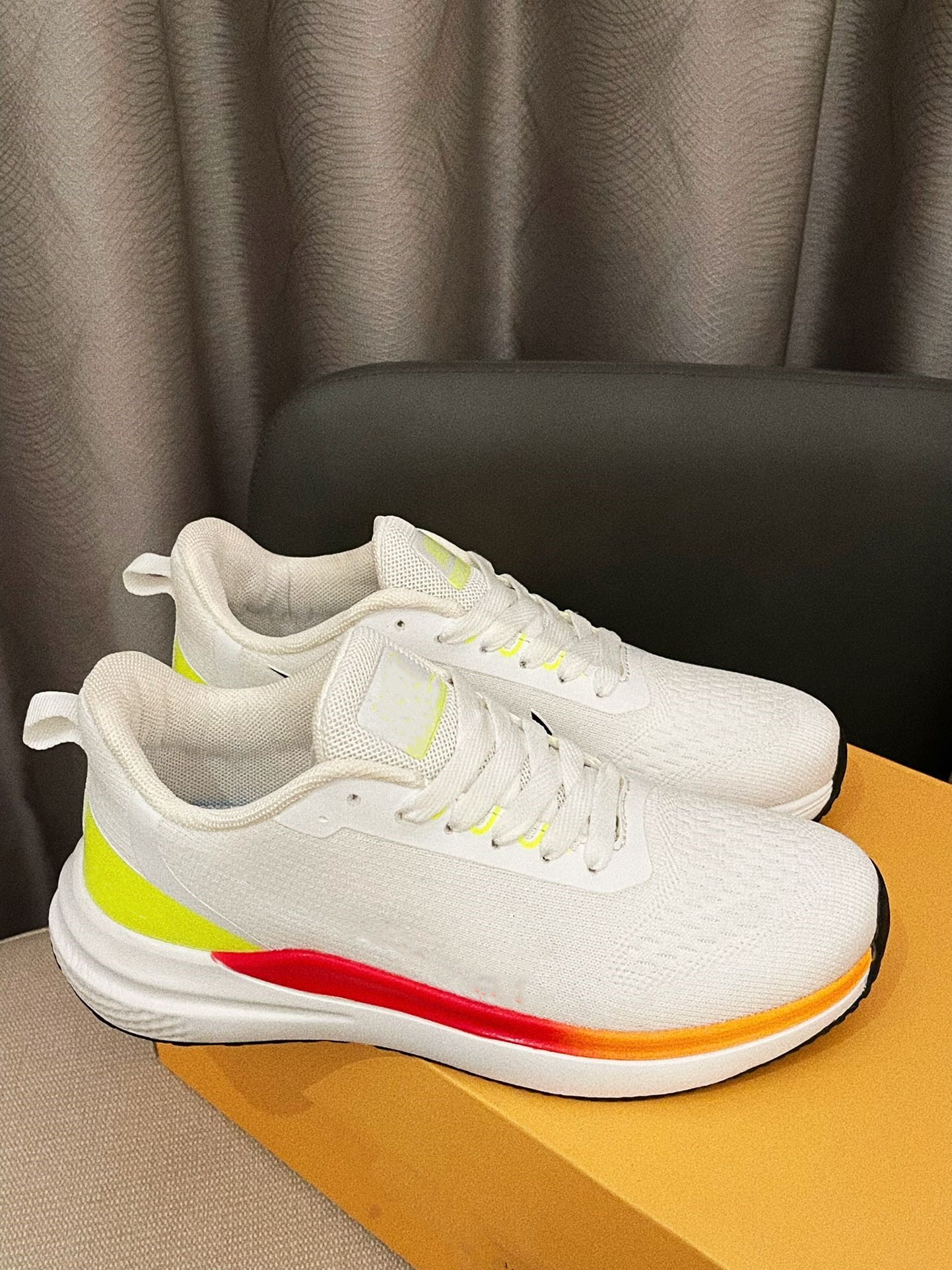 

Lightweight Men Women Casual Sports Shoes Zoom Fashion Low Cut Lace-Up Outdoor Comfortable Wear-Resisting Sneakers Trainers 36-44