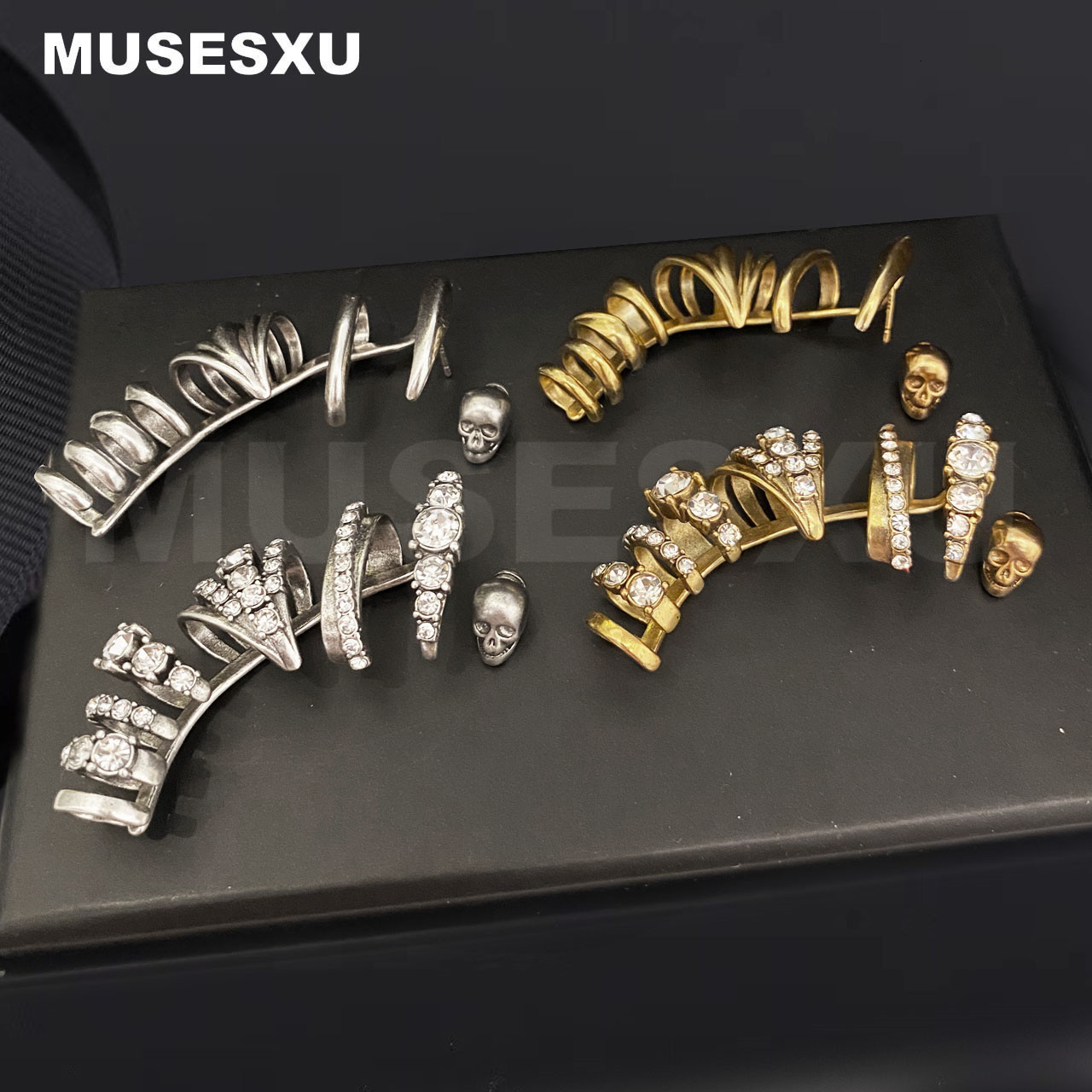

Stud Luxury Fashion Luxurious Brand Skull Irregular Hollow Claw Earbone Clip Earrings For Womens Mans Party Gifts 230313