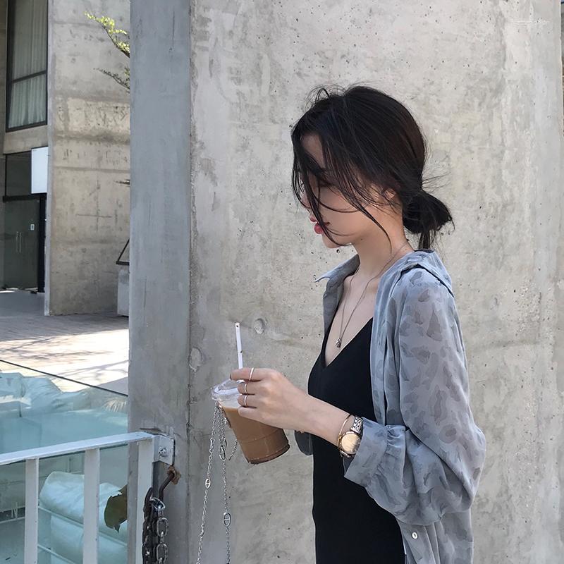 

Women' Blouses 2023 Summer Women' Sunscreen Blouse Shirt Silver-gray Invisible Printed Chiffon Thin Long-sleeved Loose All-match