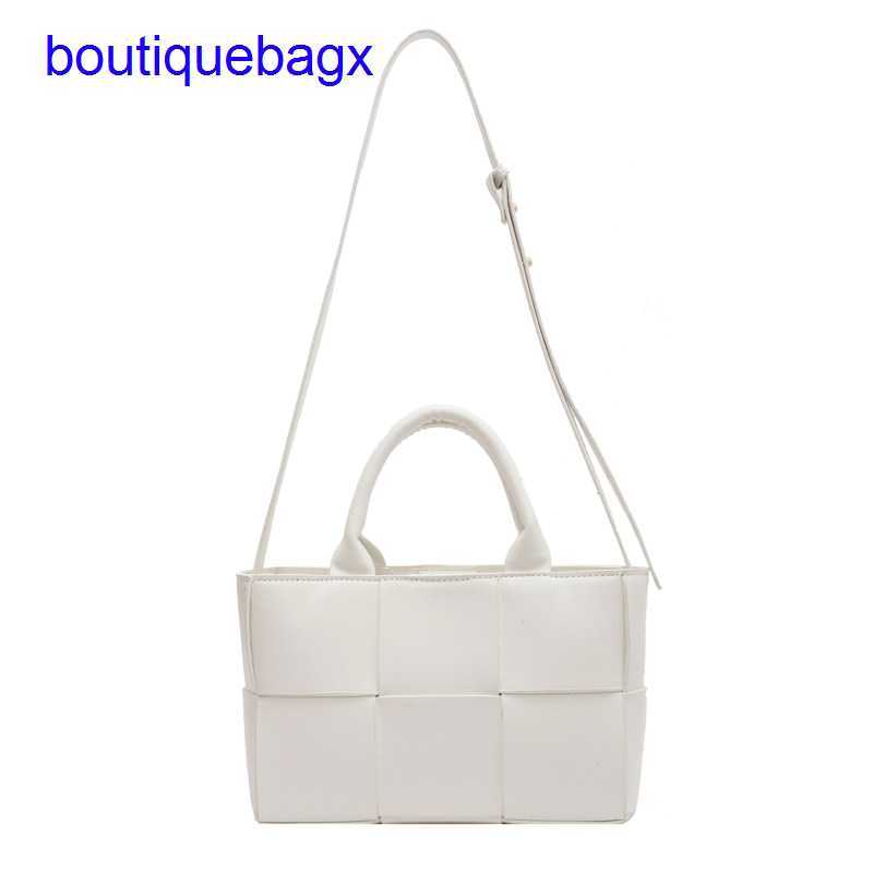 

Luxury Bottegss Venetss Arco Evening Bags online store 2023 Korean Large new bag style textured women's shoulder large capacity wo With logo 0VP1, Black7