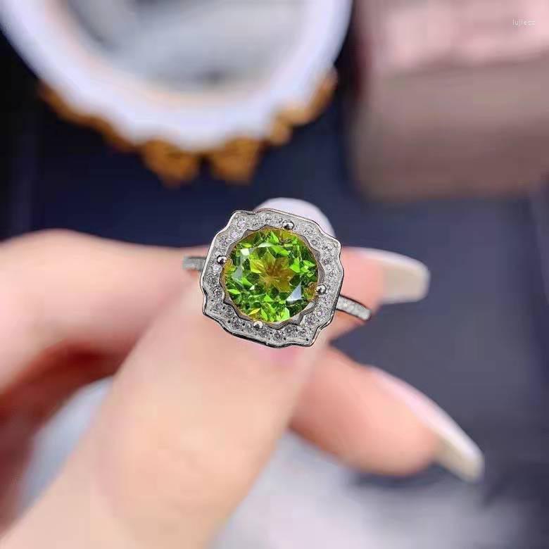 

Cluster Rings RUZZALLATI Silver Color Infinity Lab Emerald Ring Female Engagement Wedding Simulation Diamond Jewelry Wholesale