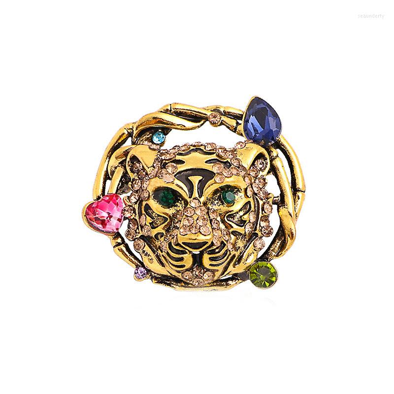 

Brooches Zodiac Retro Tiger Head Brooch Men's Domineering Beast Animal Pin