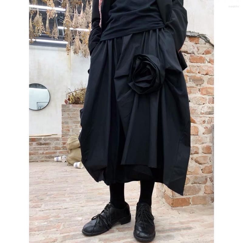 

Skirts Irregular Flower Skirt Shows Thin Bud Mid Length, Black