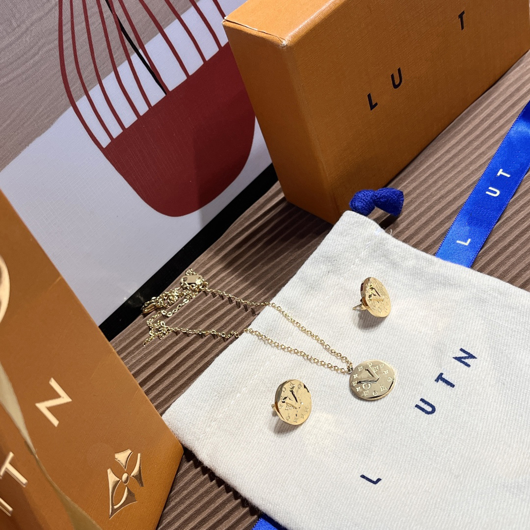 

Fashion Necklace Earring Set 18K Gold Necklace Brand Letter Necklace Female Women Love Pendant Charm Earring Set Romantic Gift Jewelry Set Stamp earrings, X438-sliver necklace