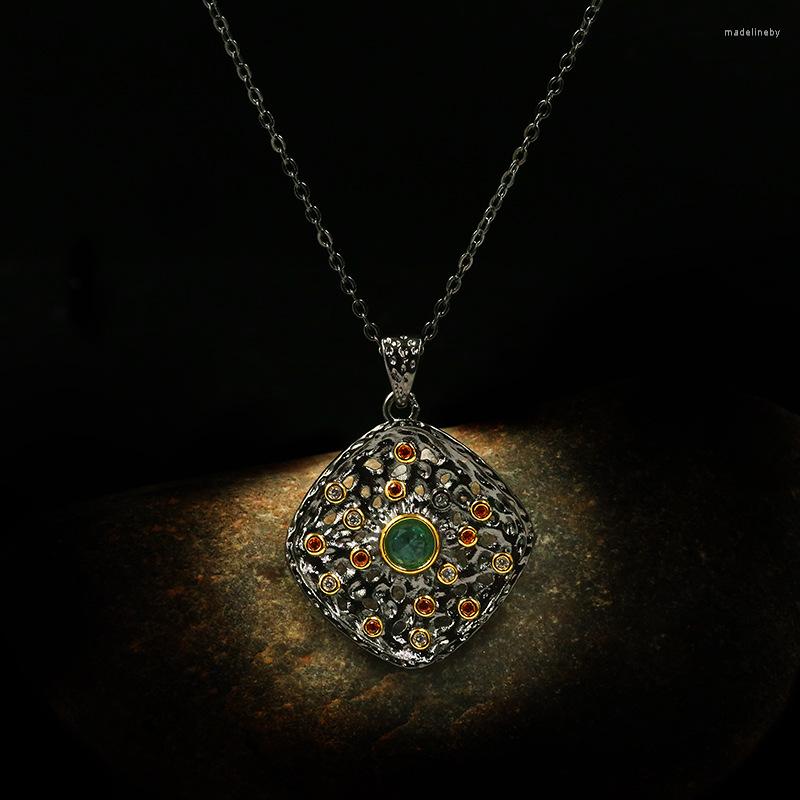 

Chains CHARLINLIOL Hollow Design Vintage Black Color Gothic Crystal Necklace For Women Silver Charm Clavicle Chain Italy Jewelry