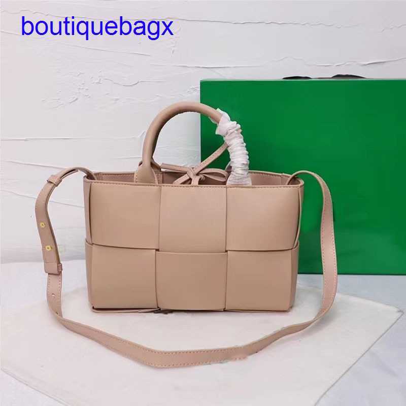 

Luxury Bottegss Venetss Arco Evening Bags online store 2023 Tote Woven Textured Premium Leather Casual Versatile Large Capacity Si With logo ZA0K, Creamy-white