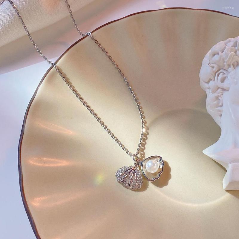 

Chains Ins Style Pearl Shell Necklace Female Minority Design Sense Net Red Collarbone Chain Simple Titanium Steel Jewelry