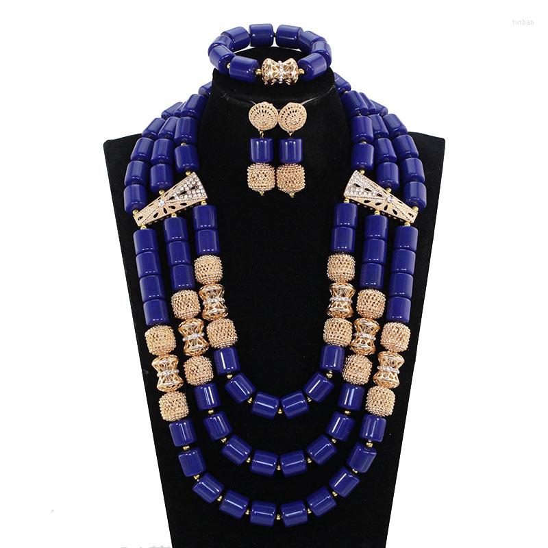 

Necklace Earrings Set Artificial Coral Beads Bridal Jewelry Dubai African Wedding Women Costume CNR818, Picture shown