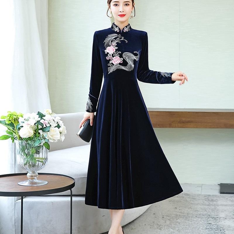 

Ethnic Clothing Women Winter Elegant Cheongsam Dress Embroidery Velvet Female Long Party Robe Femme Chinese Qipao Vestidos 12108