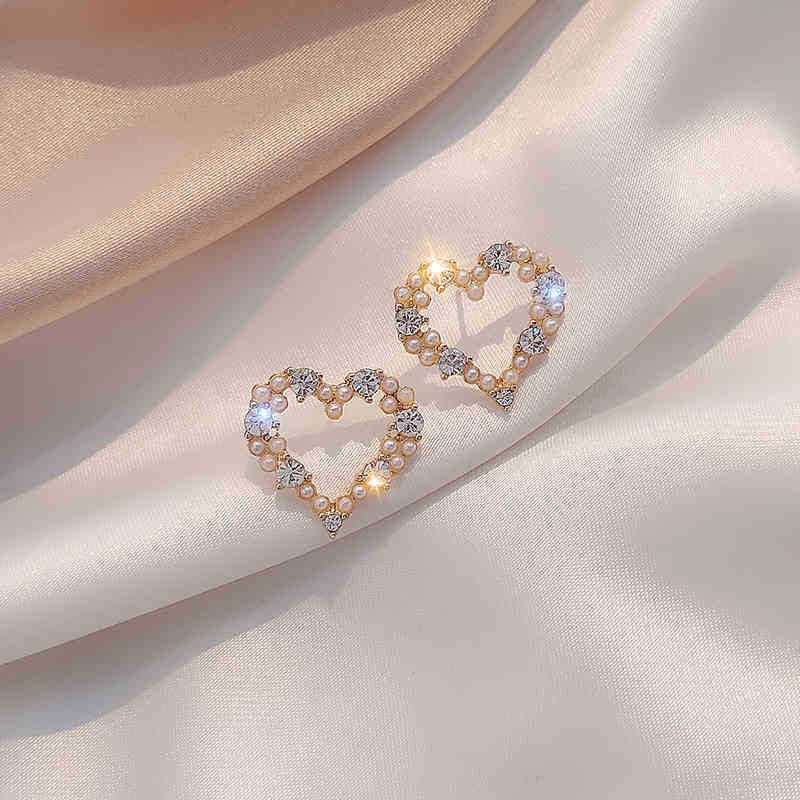 

Dangle Chandelier Needle Korean Personality Irregular Hollowed-out Love Pearl Earrings Fashion Small Love Earrings Female G230313