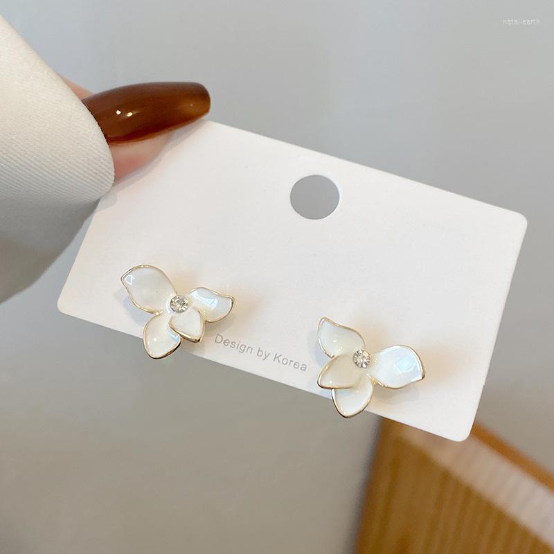 

Stud Earrings Lovelink Korean Irregular White Metal Flower For Women Sweet Transparent Zircon Girls Daily Jewelry