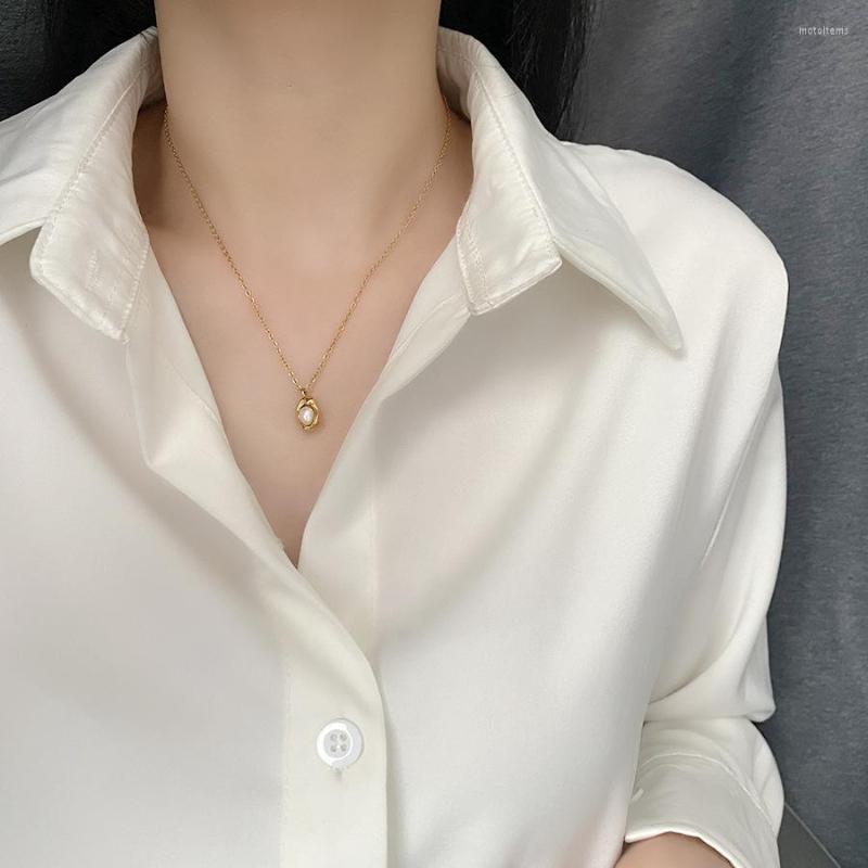 

Pendant Necklaces Dainty Stainless Steel Oyster Shell Shaped Freshwater Pearl Inlaid Necklace For Women Summer Beach Gift