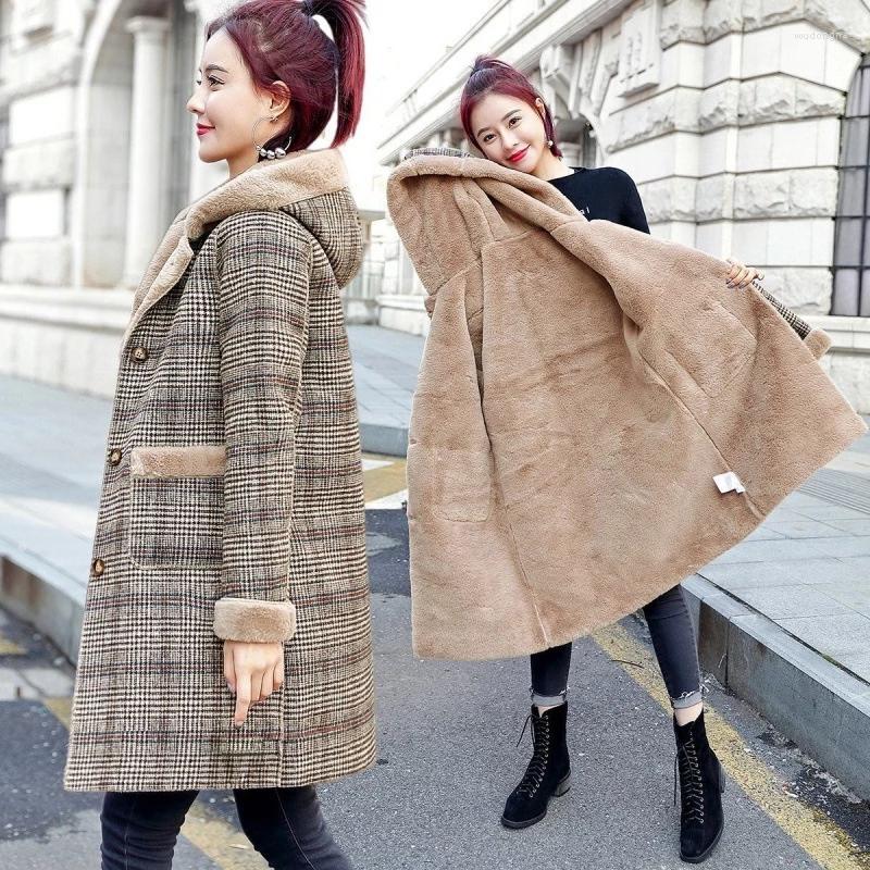 

Women' Wool Coat Women Winter Jacket 2023 Fashion Plaid Sheep Shear Leather Fur Mid Long Coats Thick Hooded Warm Lady, Photo color