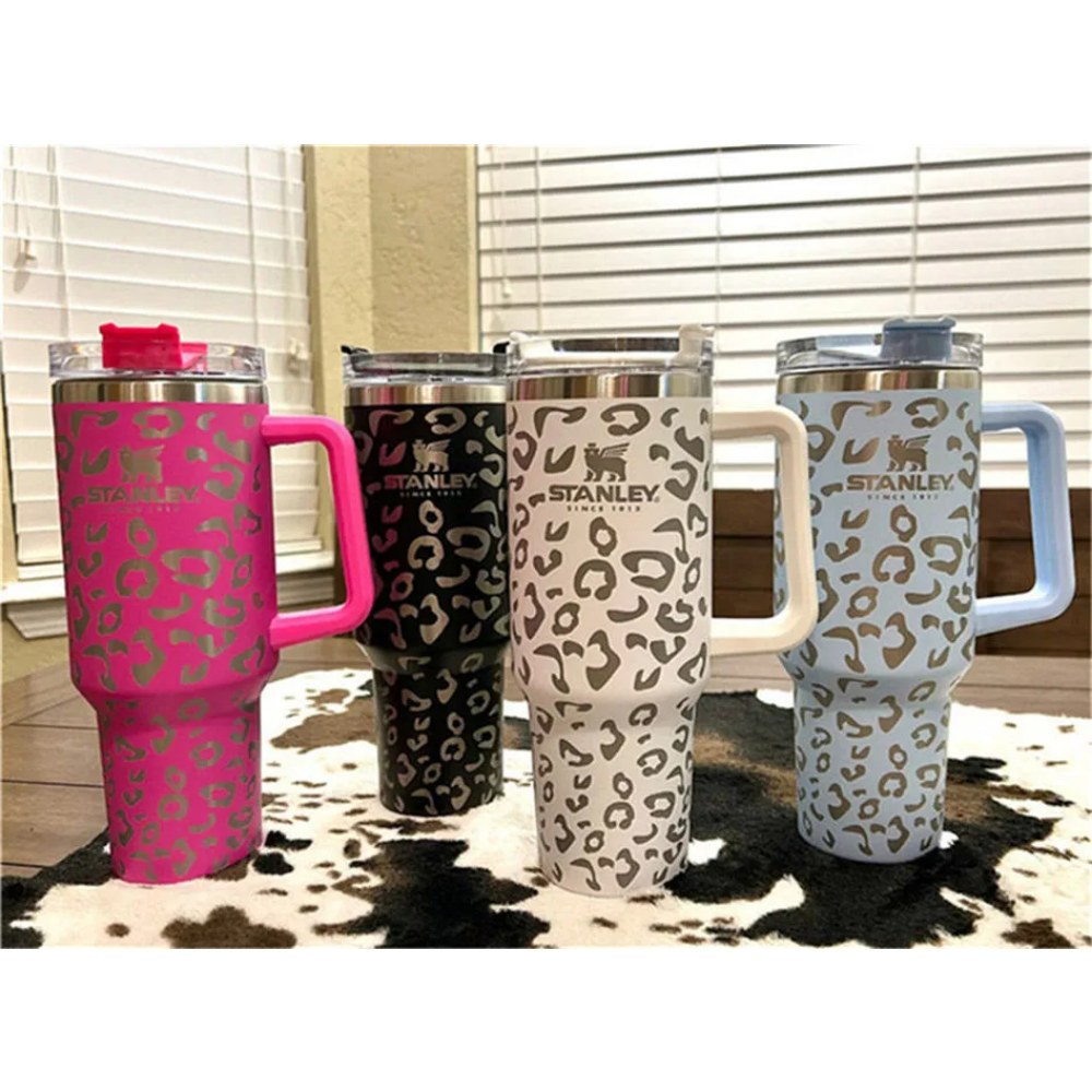 

Leopard Stanley 40oz Quencher With Logo Print Tumbler Handle Lid Straw Beer Mugs Water Bottle Powder Coating Outdoor Camping Cups