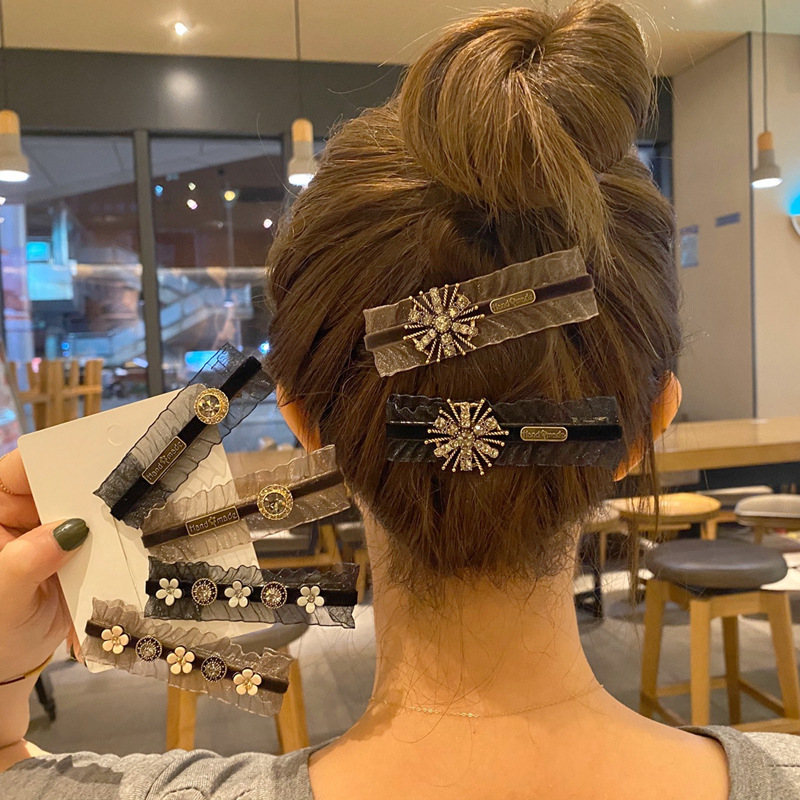 

Black Lace Hair Clips Korean Style Advanced Rhinestone Barrettes Pins Geometric Duckbill Bobby Pins Fashion Hair Accessories for Women Girls