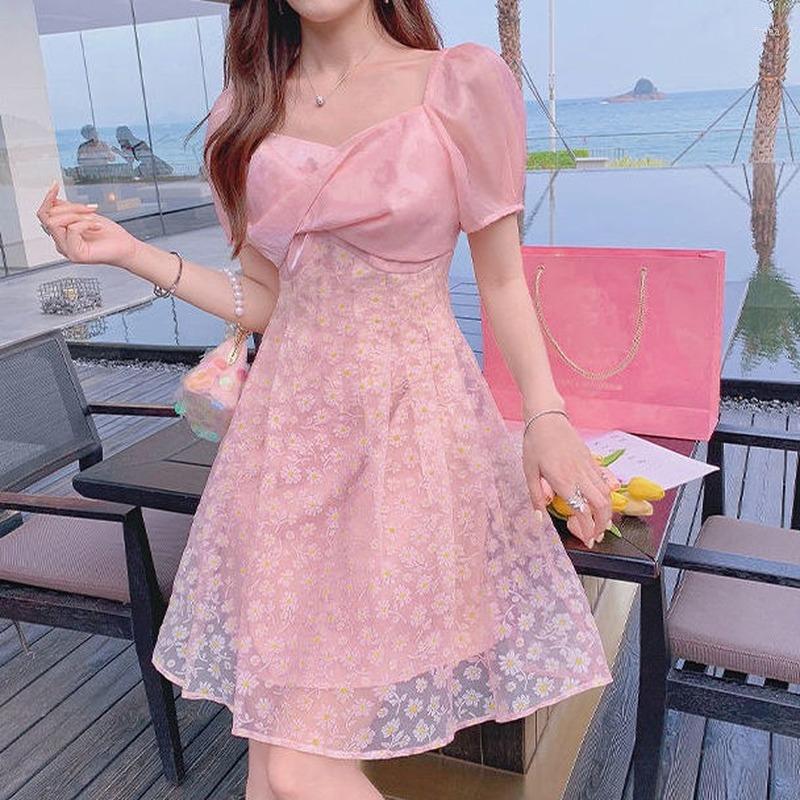 

Casual Dresses Designed Little Chrysanthemum Pink Princess Dress 2023 Summer Women's Shredded Flower Short-sleeved Eugene Yarn