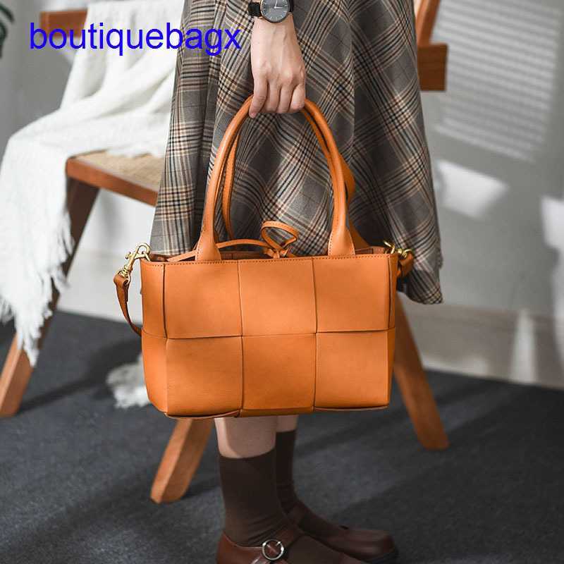 

Original edition Luxury Bottegss Venetss Arco Evening Bags online store handbag capacity Designer large vegetable woven tanned lea With logo 34GZ, 6472 green