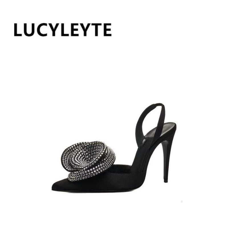 

Sandals 2023 Fashion Flower Slim Fit High Heel s European and American Walking Show Shoes Wedding 230313, Red