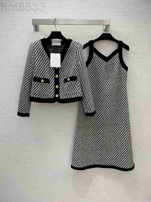 

Two Piece Dress Designer Luxury Women's 2023 New Spring v Neck Coat Print Skirts Brand Same Style Clothing 686N, Picture color