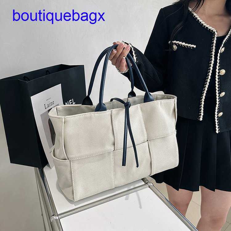 

Luxury Bottegss Venetss Arco Evening Bags online store 2023 New Tote Bag How large capacity bag Women's Canvas with versatile fash With logo WWR7, Creamy-white