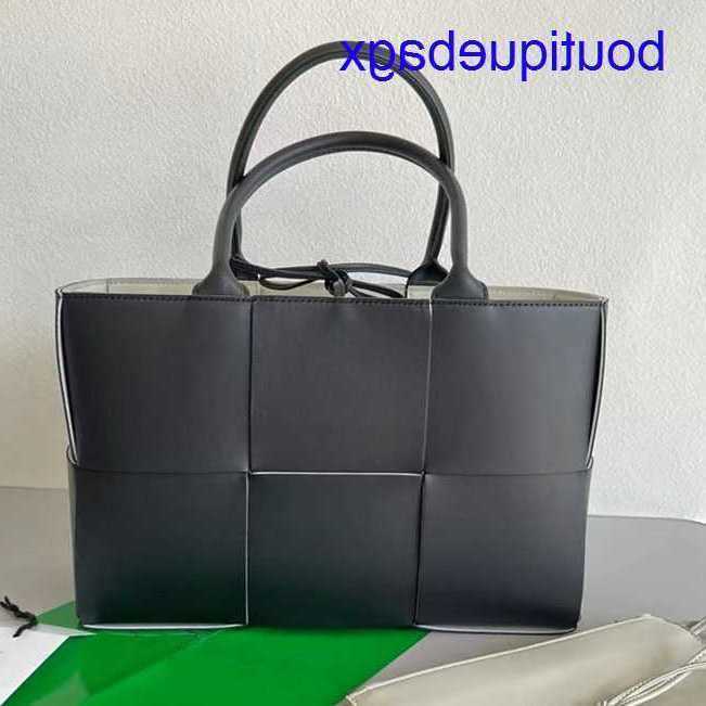 

Original edition Luxury Bottegss Venetss Arco Evening Bags online store tote family V woven arco High-end bag B large shopping buc With logo 8U3O, Black5