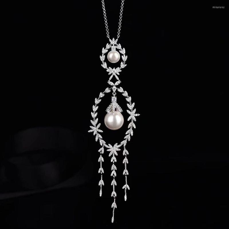 

Pendant Necklaces Style Charm Petal Necklace Retractable For Women Temperament Noble Collar Pearl Chain