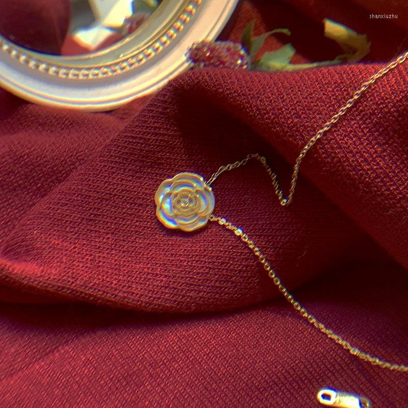 

Chains Korean Fashion Jewelry Delicate Blooming Flower Necklace Girl Creative Gift Personality For Women.