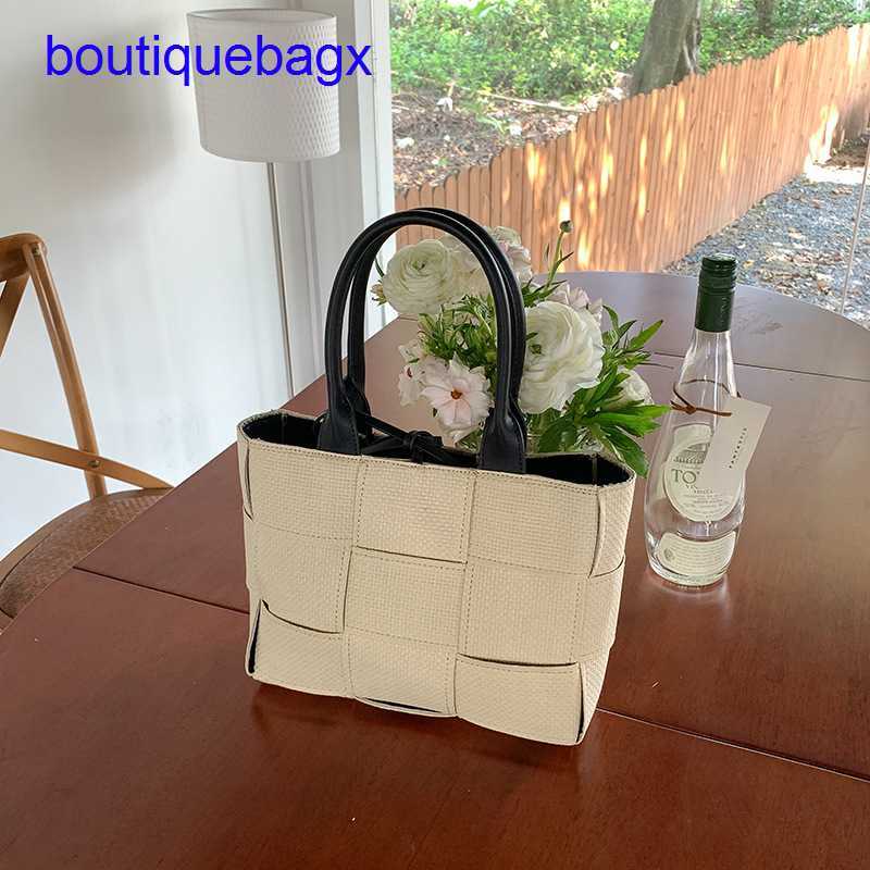 

Luxury Bottegss Venetss Arco Evening Bags online store Summer Handbag Fashion Women's New Versatile Contrast 2023 Color Large Capa With logo XQX8, Black5