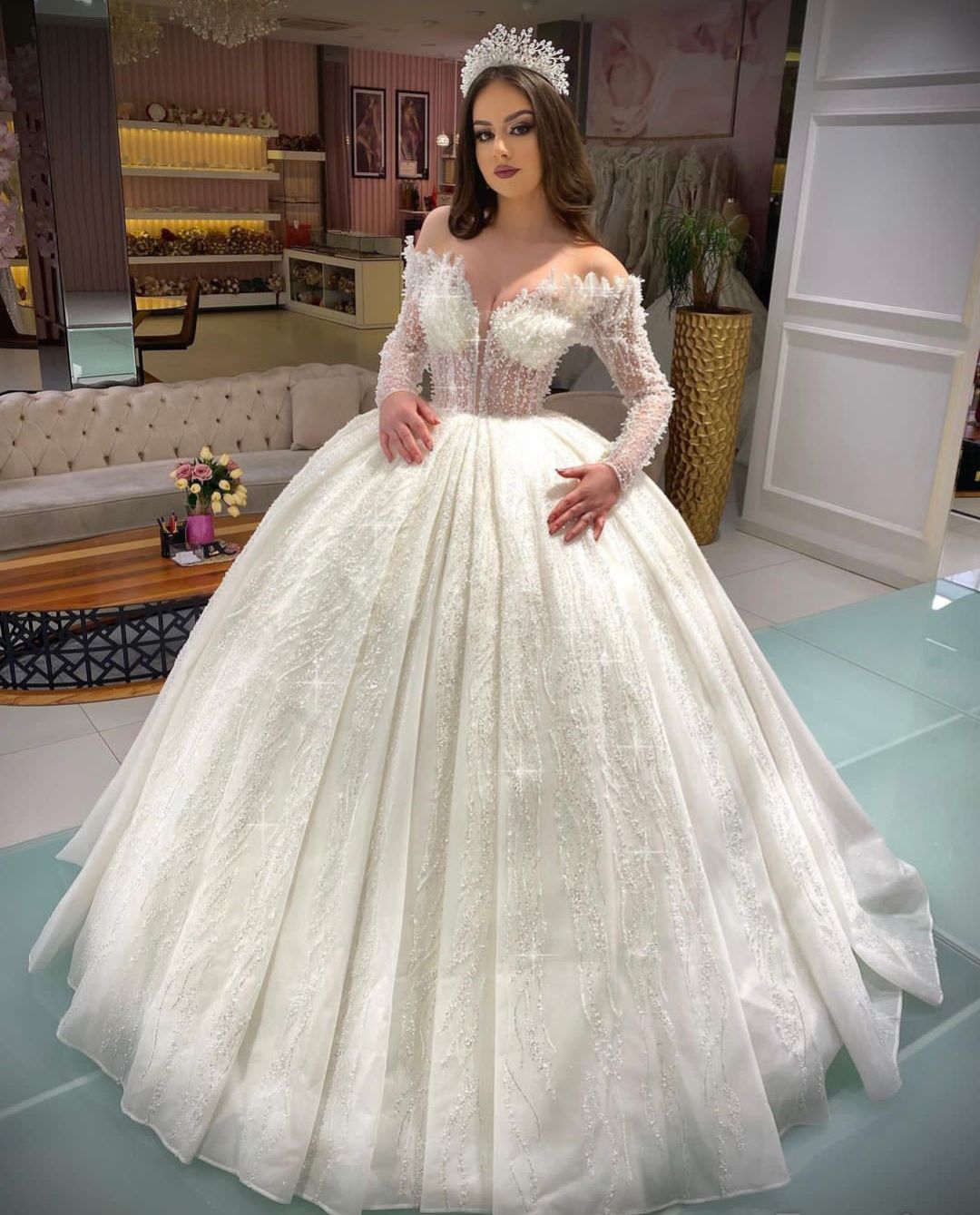 

Luxury Ball Gown Wedding Dresses Long Sleeves V Neck Sequins Appliques Ruffles 3D Lace Pearls Zipper Bridal Gowns Formal Dress Plus Size Custom Made Vestido de novia, Silver