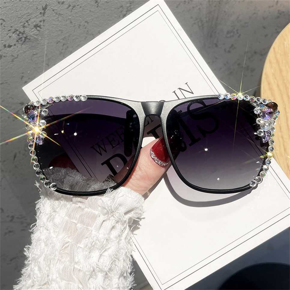

Sunglasses 2023 new GM Rhinestone myopia clip female sunscreen anti ultraviolet driving Polarized and night