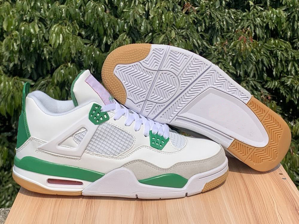 

With Box Pine Green 4 Basketball Shoes Men Women SB Green Grey White 4s Sneaker