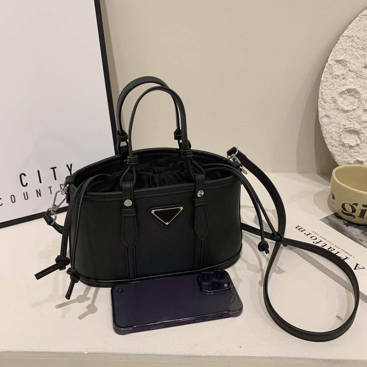 

Prade Tassel Decoration Designer Bags Tote Bag Small Handbag Shoulder Bag Removable Shoulder Strap Womens Purses and Handbags Internal Spacerbag 25X16X10cm, Black