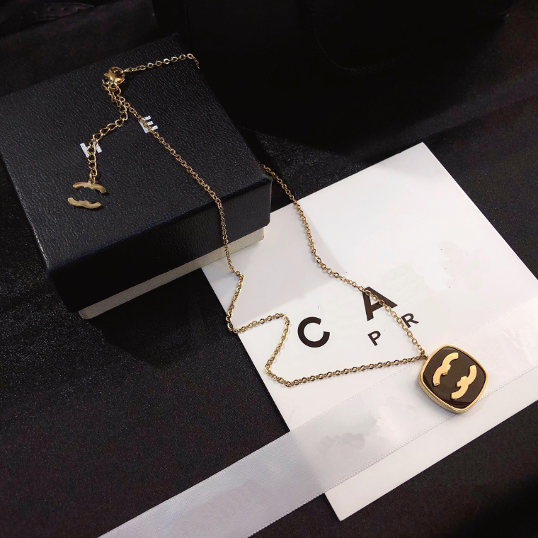 

Designer Womens Earrings Necklace Earrings Set Charm Girls Earrings Exquisite Design Jewelry Gold Necklace Pearl Letter Necklace Family Gift ornaments With Box, X229-earring