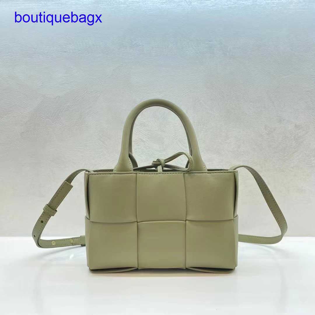 

Luxury Bottegss Venetss Arco Evening Bags online store vegetable 2023 capacity new large woven tote bag basket color contrast leat With logo RL2Q, Silver10
