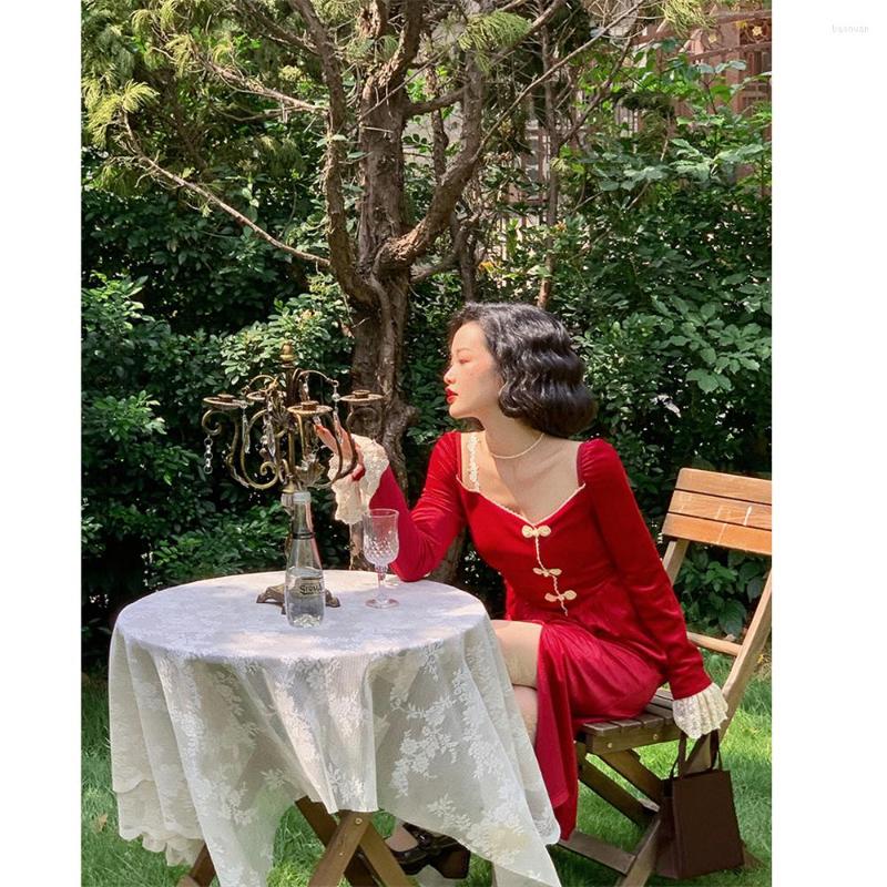 

Ethnic Clothing Spring Retro Chinese Year For Women Red Black Velvet Cheongsam Button Dress Elegant Annual Party Qipao Modern
