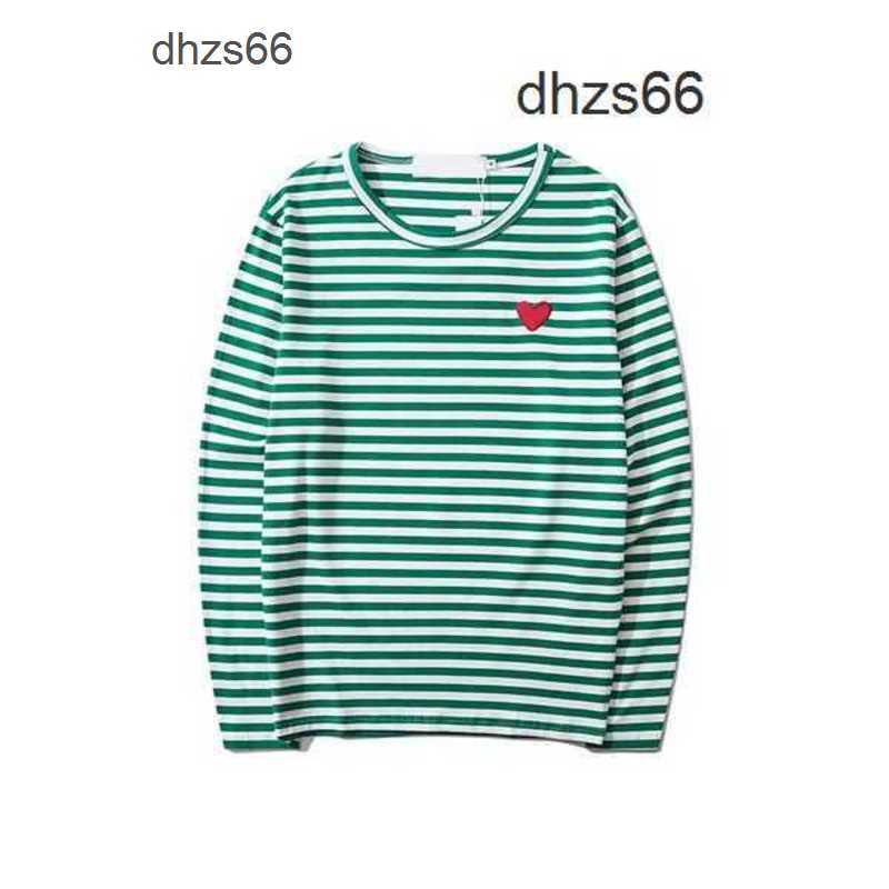 

& Sweatshirts Hoodies Designer Play Men's Hoodies Men's Fashion Heart Badge Pullover Trendy Cotton Top Clothing 4txtn